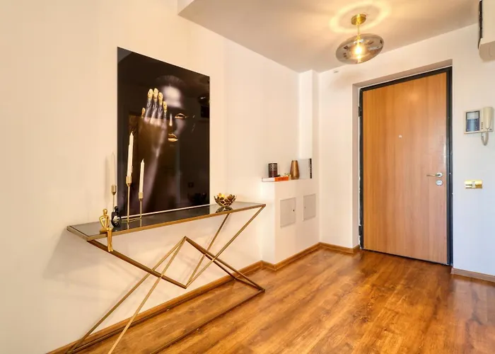 14th Luxury Flat *